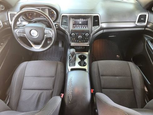 Used 2018 Jeep Grand Cherokee Laredo RWD image 25