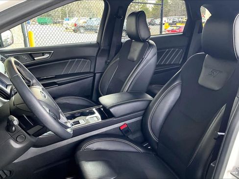 Used 2020 Ford Edge ST w/ Cold Weather Package image 8