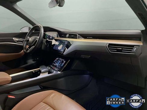 Used 2024 Audi Q8 e-tron Premium image 82