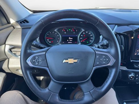 Used 2021 Chevrolet Traverse LT image 12