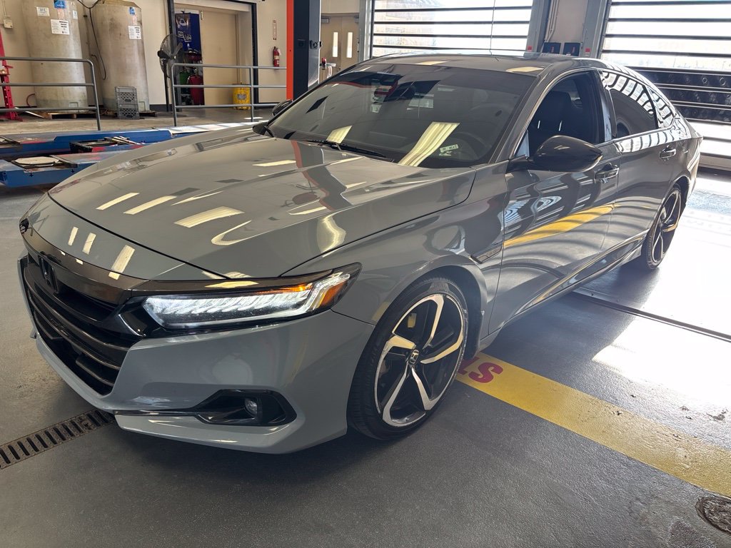 Used 2021 Honda Accord Sport image 2