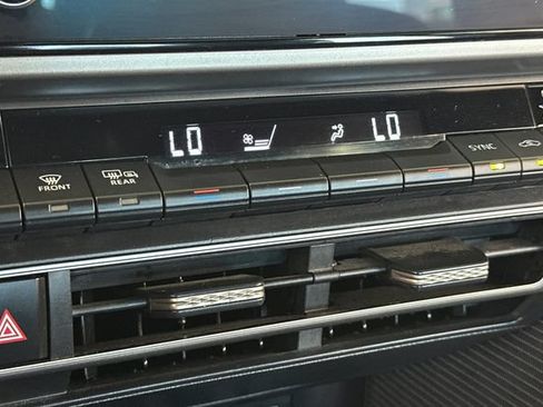 Used 2025 Toyota Camry SE FWD image 24