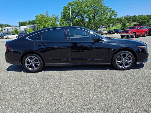 Used 2023 Honda Accord EX image 8