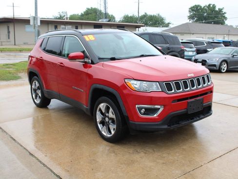 Used 2018 Jeep Compass Limited w/ Navigation Group AWD/4WD image 2