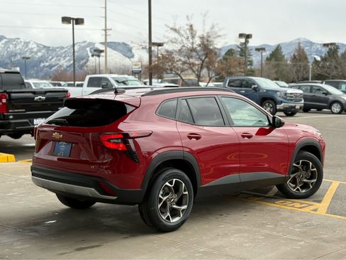 New 2026 Chevrolet Trax LT image 3