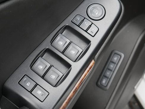 Used 2017 Chevrolet Suburban Premier image 17