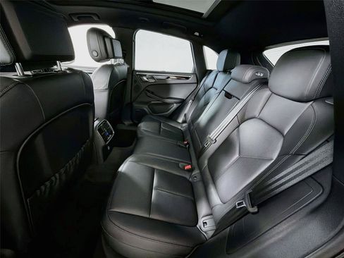 Certified 2026 Porsche Macan Turbo AWD/4WD image 26