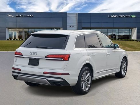 Used 2025 Audi Q7 3.0T Premium Plus AWD/4WD image 3