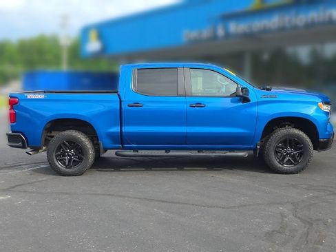 Used 2023 Chevrolet Silverado 1500 LT Trail Boss w/ Protection Package AWD/4WD image 8