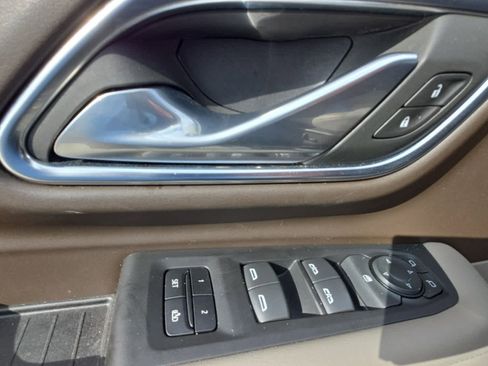 Used 2023 Chevrolet Suburban LT AWD/4WD image 12