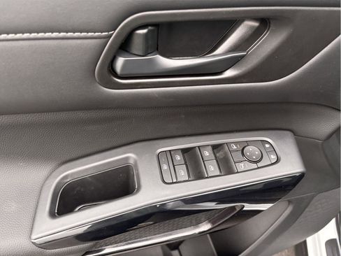 New 2026 Nissan Pathfinder SV AWD/4WD image 17