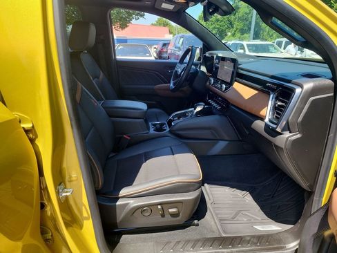 Certified 2023 GMC Canyon AT4 w/ AT4 Premium Package AWD/4WD image 28