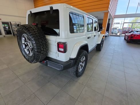 Used 2019 Jeep Wrangler Unlimited Sahara AWD/4WD image 9