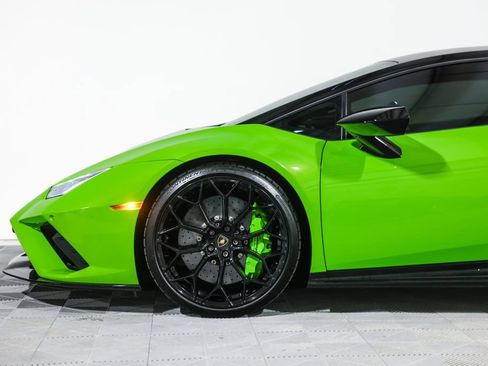 Used 2021 Lamborghini Huracan EVO RWD image 15