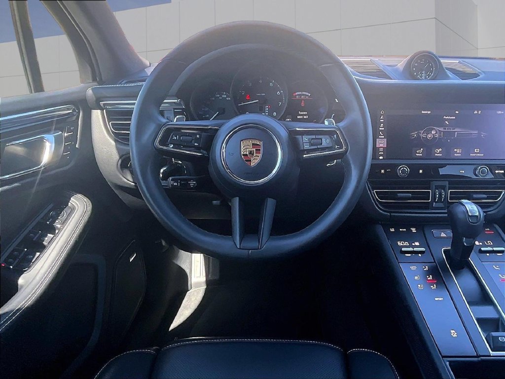 Certified 2026 Porsche Macan AWD/4WD image 13