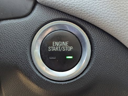 Used 2020 Chevrolet Equinox LT image 35