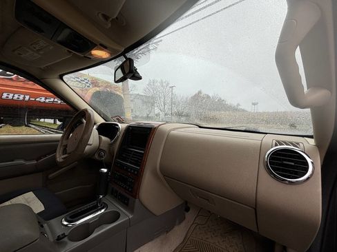 Used 2007 Ford Explorer Eddie Bauer image 20