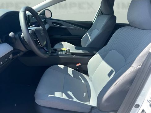 Used 2025 Toyota Camry LE w/ Convenience Package FWD image 9