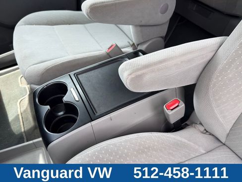 Used 2018 Toyota Sienna LE FWD image 11