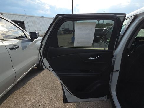 Used 2025 Chevrolet Blazer LT AWD/4WD image 12