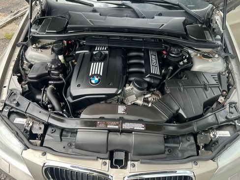 Used 2011 BMW 328i xDrive Sedan AWD/4WD image 13