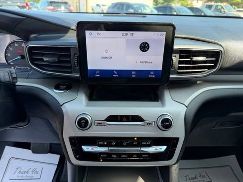 Used 2024 Ford Explorer XLT w/ Equipment Group 202A AWD/4WD image 29