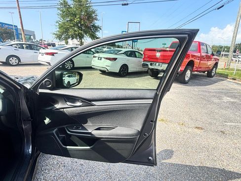 Used 2019 Honda Civic EX image 58