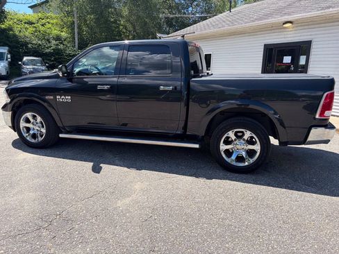 Used 2017 RAM 1500 Laramie w/ Convenience Group AWD/4WD image 5