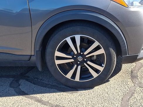 Used 2020 Nissan Kicks SV FWD image 29