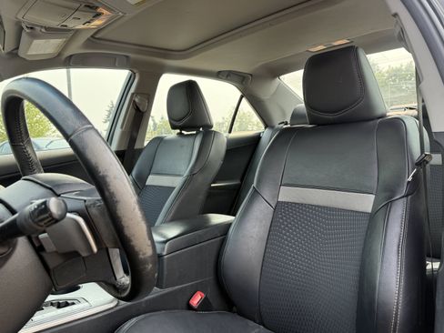 Used 2012 Toyota Camry SE FWD image 9