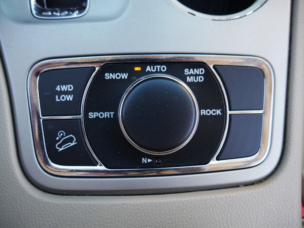 Used 2013 Jeep Grand Cherokee Limited AWD/4WD image 41