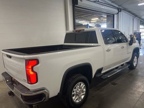 Used 2025 Chevrolet Silverado 2500 LTZ w/ LTZ Premium Package AWD/4WD image 2