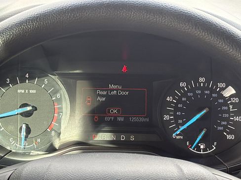 Used 2018 Ford Edge SE image 12