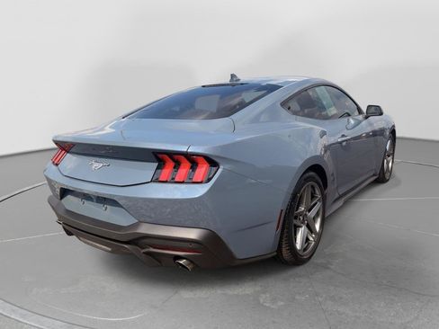 Used 2024 Ford Mustang Coupe RWD image 5