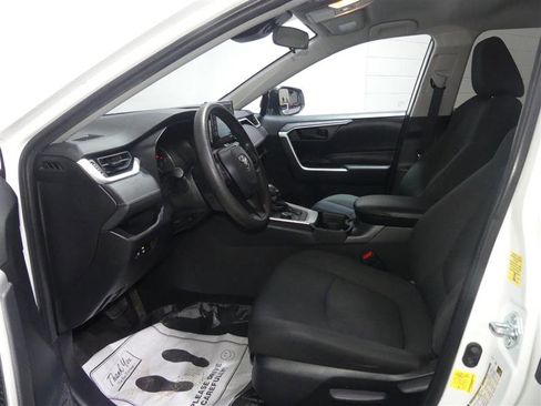 Used 2021 Toyota RAV4 LE image 20