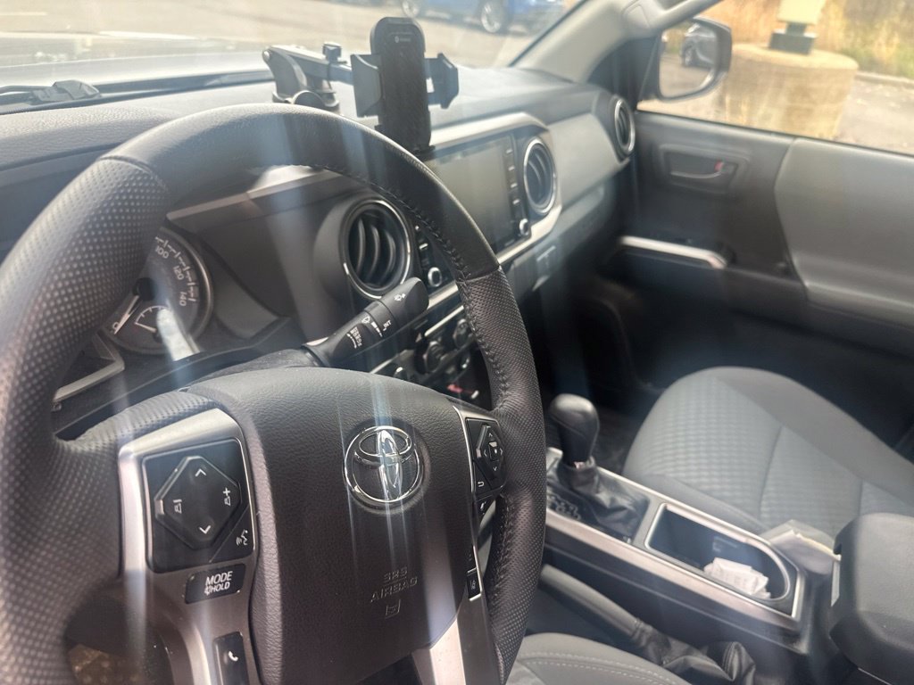 Used 2021 Toyota Tacoma SR5 AWD/4WD image 30