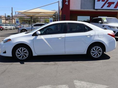 Used 2018 Toyota Corolla LE FWD image 4