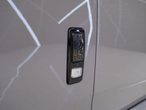 Used 2025 Rolls-Royce Cullinan AWD/4WD image 19