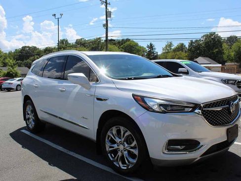 Used 2018 Buick Enclave Avenir w/ Avenir Technology Package FWD image 3