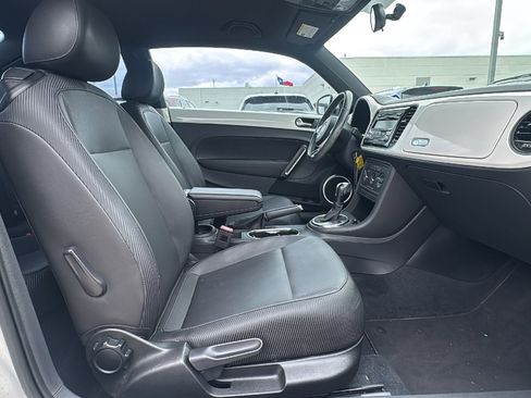 Used 2014 Volkswagen Beetle 2.5 image 20