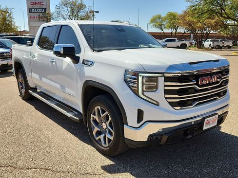 Used 2025 GMC Sierra 1500 SLT image 6