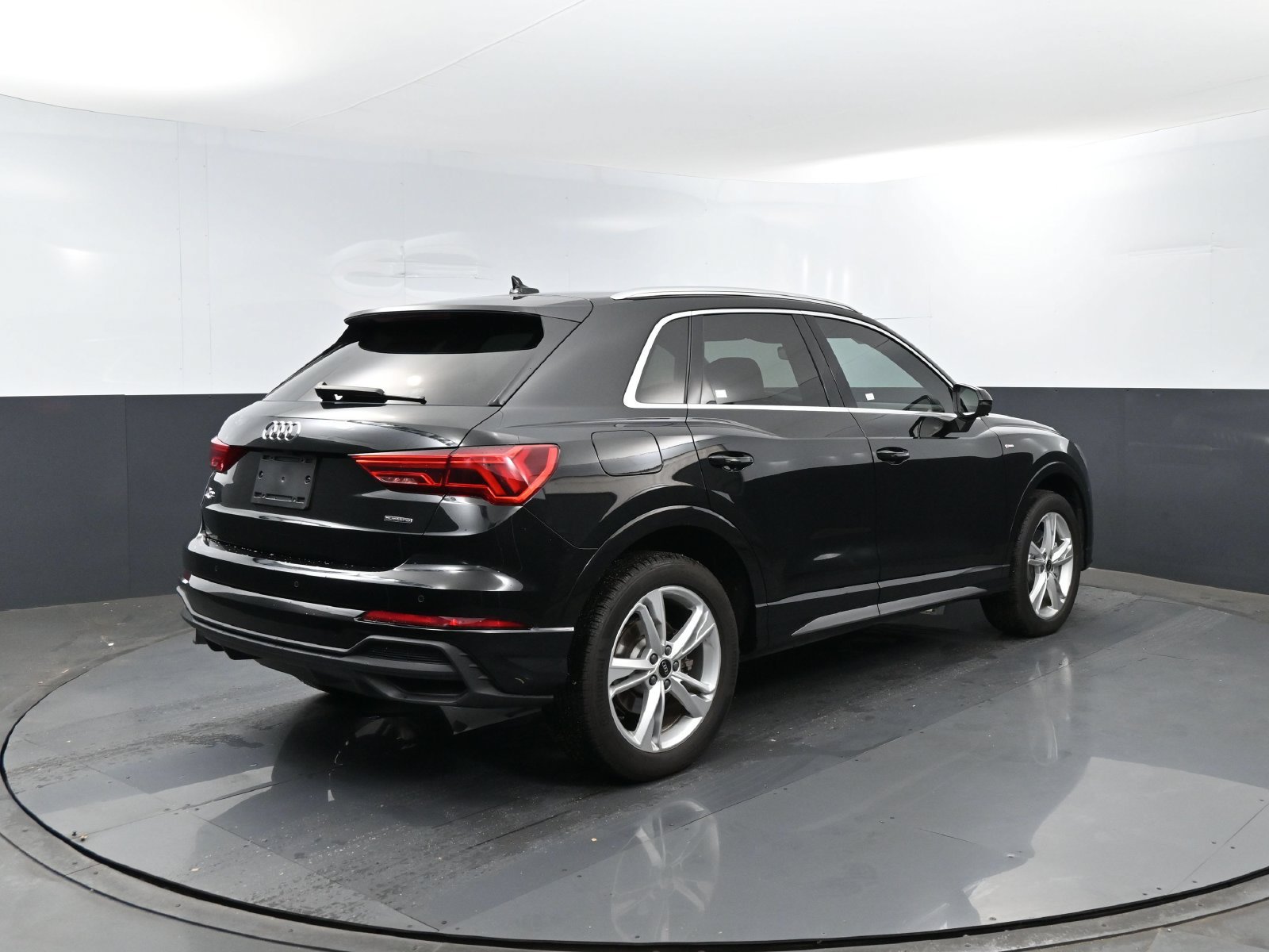 Used 2024 Audi Q3 2.0T Premium Plus AWD/4WD image 21