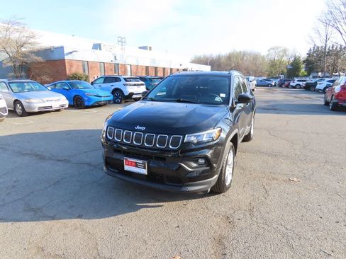 Used 2022 Jeep Compass Latitude image 1