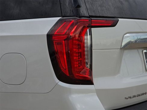 Used 2023 GMC Yukon XL Denali w/ Denali Reserve Package image 33