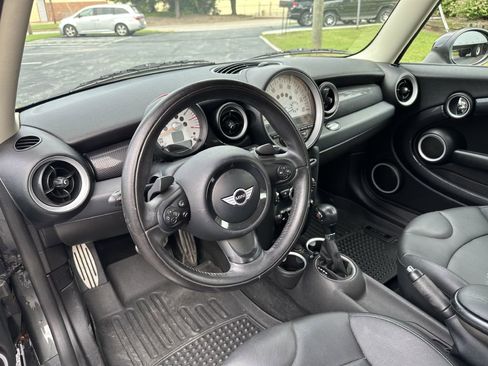 Used 2011 MINI Cooper S image 19