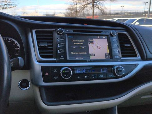 Used 2015 Toyota Highlander Limited Platinum image 30