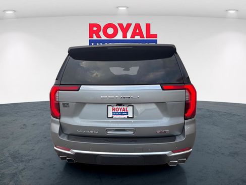 Used 2025 GMC Yukon XL Denali image 11