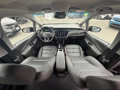 Used 2023 Chevrolet Bolt LT w/ Infotainment Package FWD image 21