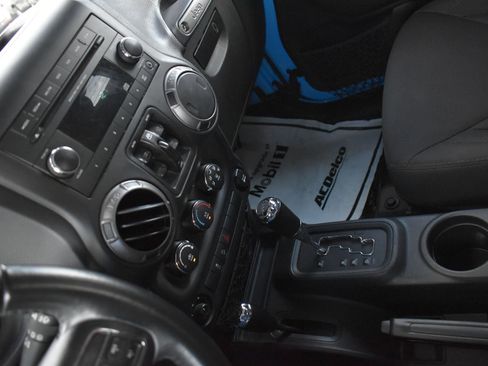 Used 2018 Jeep Wrangler Unlimited Sport S image 22