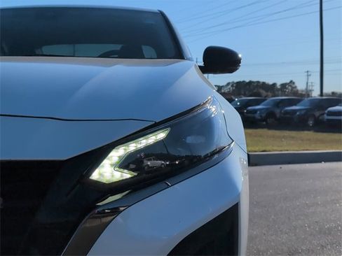 Used 2023 Nissan Altima 2.0 SR image 31